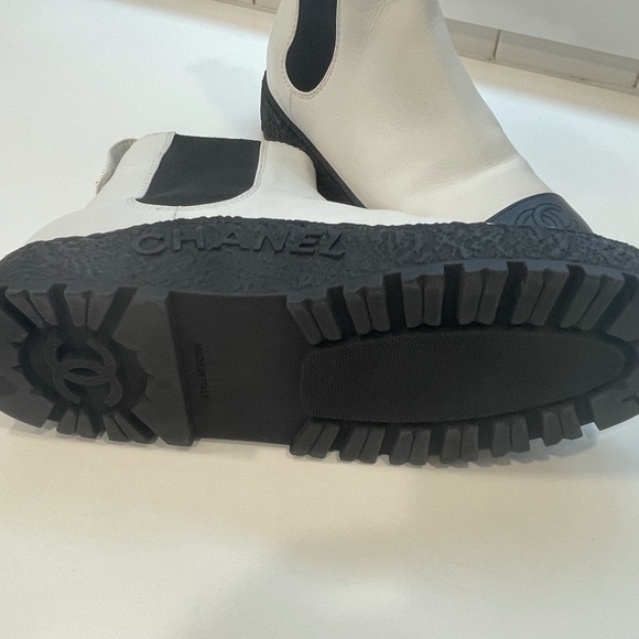 Chanel boots - Picture 4 of 5